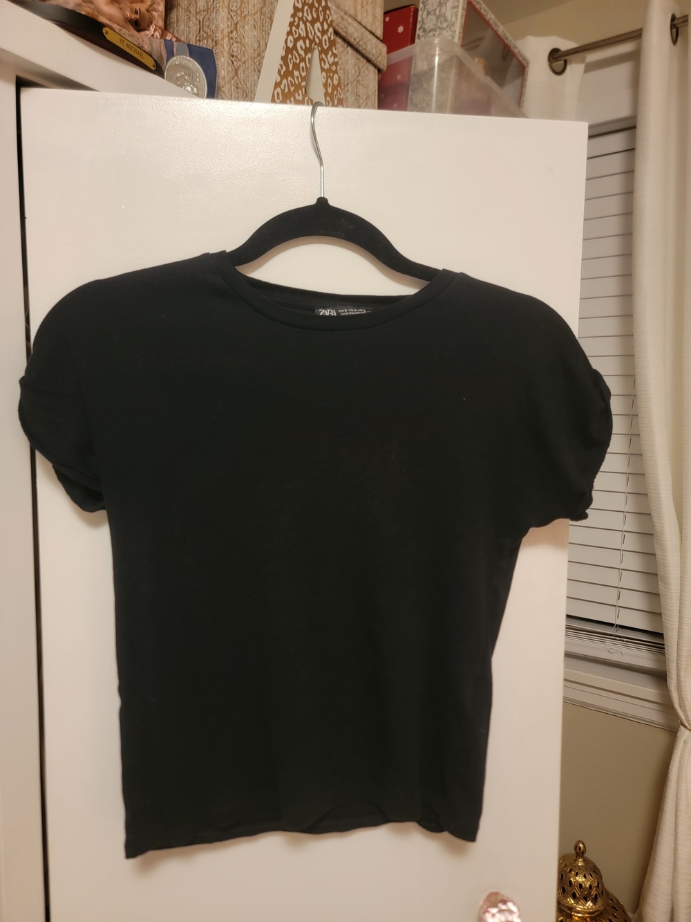Zara Black Short Sleeve Crewneck Crop Top